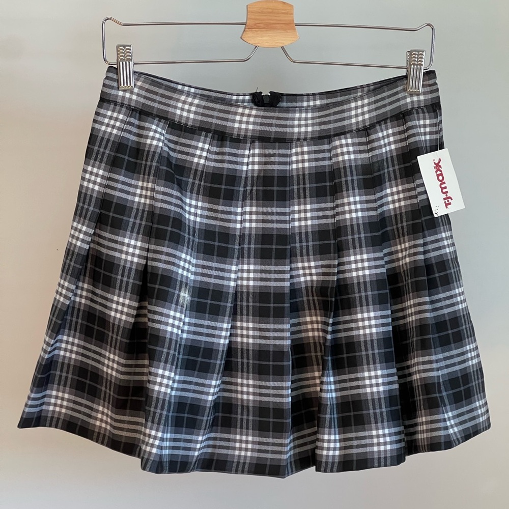 Love Tree Plaid Black and Gray Mini Skirt New Size Medium